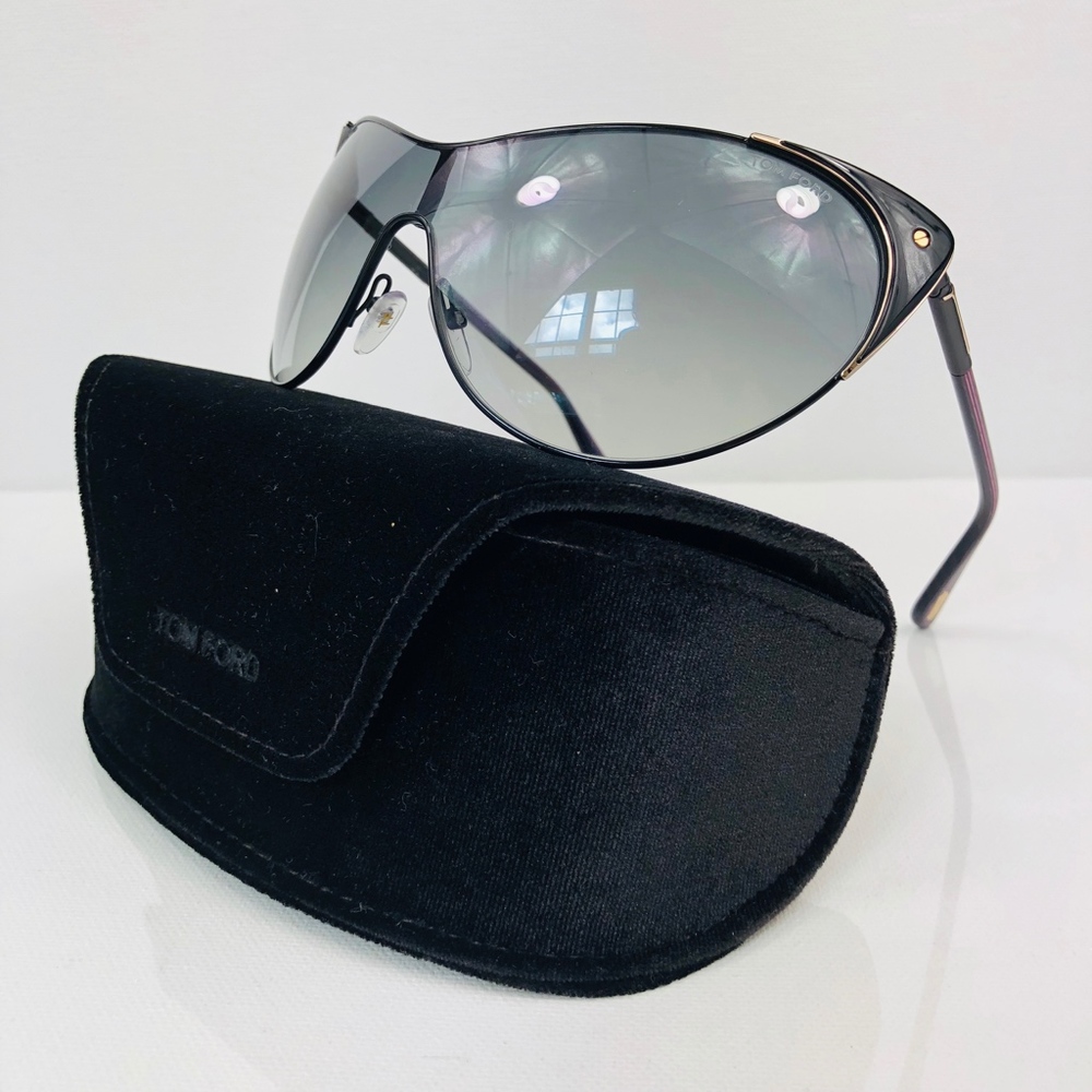New TOM FORD Vanda Black Cat Eye Sunglasses - Picture 3 of 16
